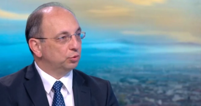 Кадър БТВБивш икономически министър хвърли бомбата в сутрешния блок на БТВ Според Николай Василев