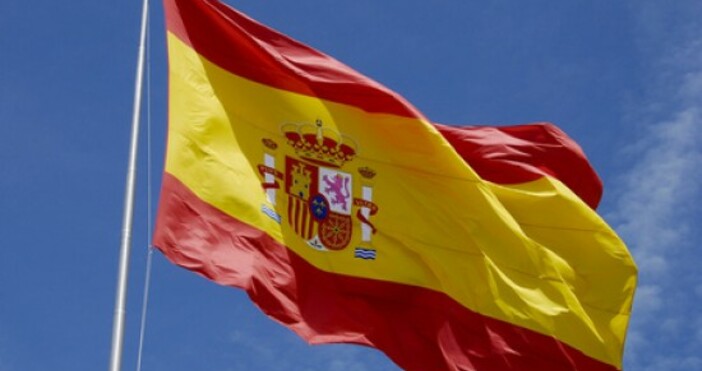 Снимка flagove comВ цяла Испания от днес ще бъде въведено