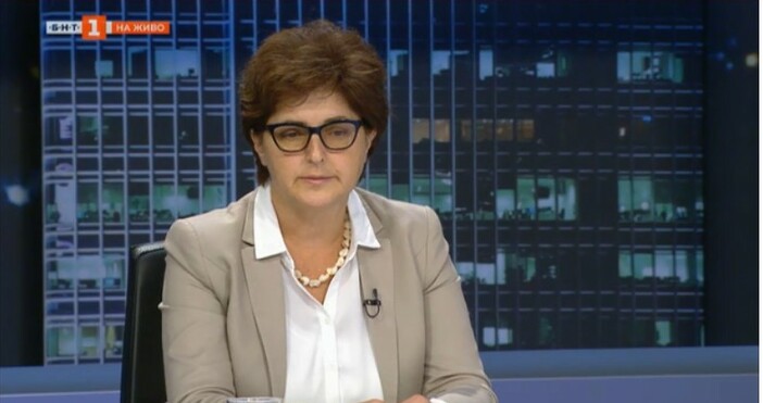 кадър БНТЗаместник министърът на финансите Маринела Петрова коментира актуалната ситуация у