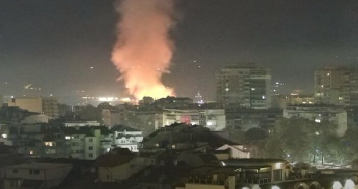 кадър и видео   youtubeГолям пожар тази нощ във Варна Възникнал