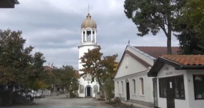 кадър БНТИзключително грозна кражба Обран е православен храм в Поморие Разбиха