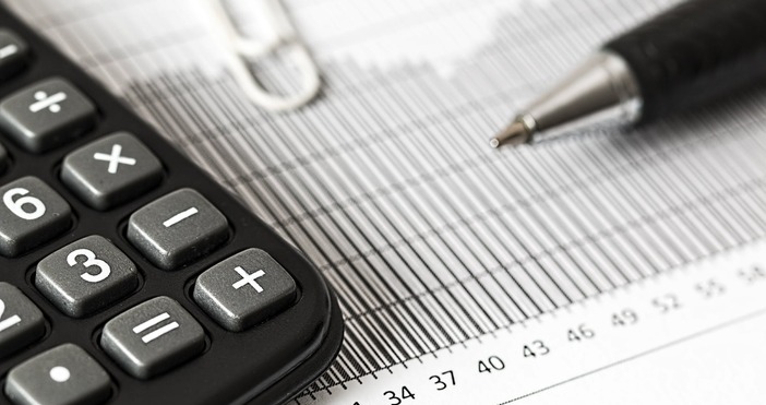 Снимка PexelsИкономист прогнозира скок на данъци и осигуровки заради увеличените