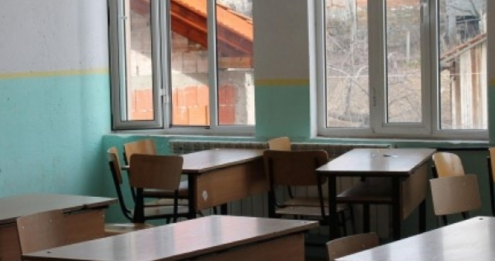 Снимка: БулфотоОнлайн обучението набира сила и във варненските училища.Три са вече
