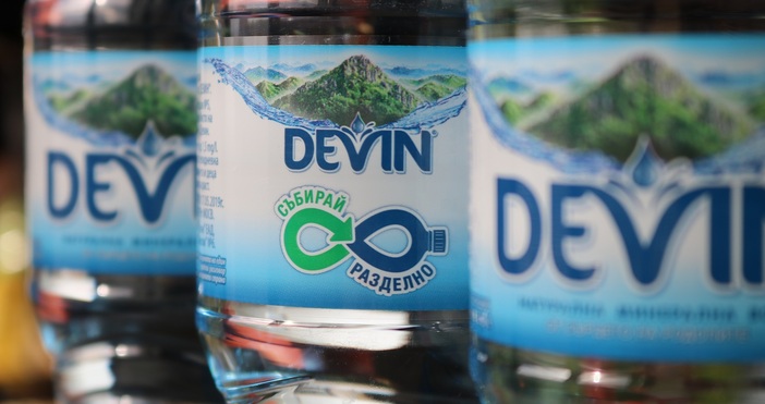 Лидерът на пазара на бутилирана водав България започва да поставя