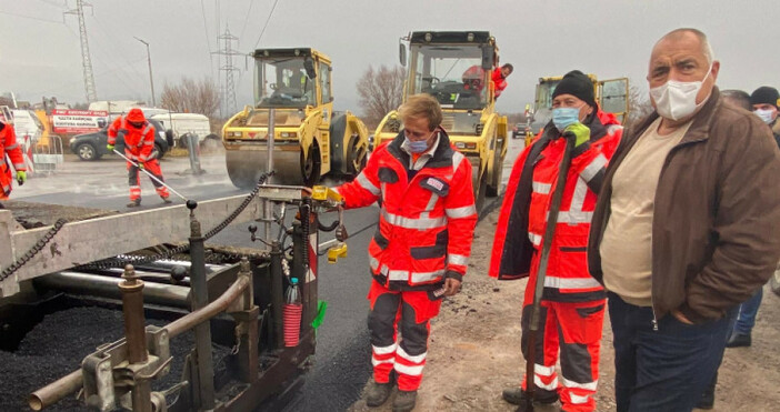 Снимка Фейсбук Бойко Борисов Премиерът отново на проверка тази сутрин Огледа ремонтните дейности