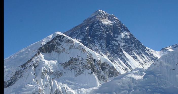 Снимка Павел Новак уикипедияСпорът колко точно е висок връх Еверест скоро