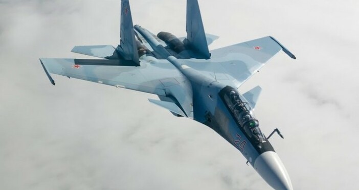 Снимка Министерство на отбраната на РусияРуските ВВС вдигнаха свой изпитан изтребител в небето Су 30 от