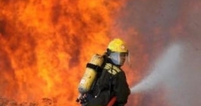 Снимка ПиксабейПожар изпепели къща в Кресна Изгорели са покривът и втория етаж   предаде