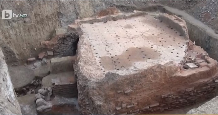 Редактор: e-mail: кадри bTVАнтична пещ за строителна керамика на 1400 години откриха археолози