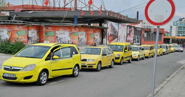 Снимка: Булфото, архивХиляди таксита излизат на национален протест. Основното им