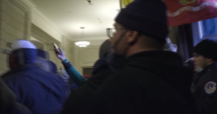 Кадър facebook com RTnewsЩурмът на Капитолия доведе до оставка на министър в