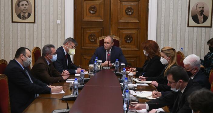 Снимка БулфотоЗавършиха консултациите на президента Румен Радев с партия ДПС