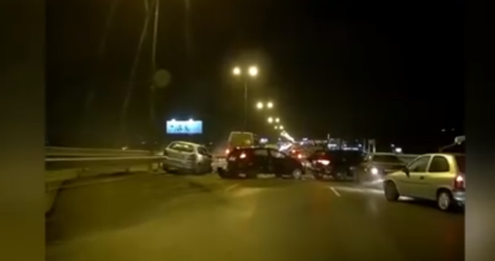 кадър и видео Bulgaria ON AIRВерижна катастрофата с 10 коли стана