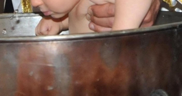 Снимка Булфото архив илюстративнаШестмесечно бебе от Румъния почина след кръщене