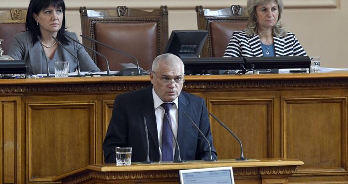 Снимка: БулфотоБившият вътрешен министър на България Валентин Радев коментира на