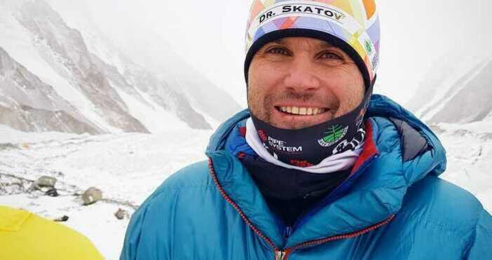 Кадър Атанас Скатов, ФБ Българският алпинист Атанас Скатов е паднал при