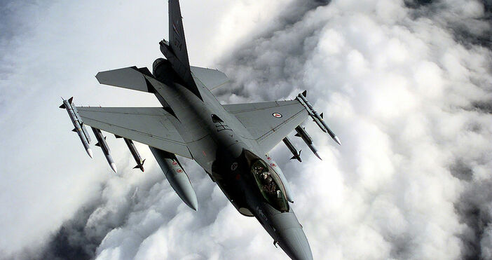 Снимка  УикипедияНапрежението между НАТО и Русия се засилва  Българските бойни самолети