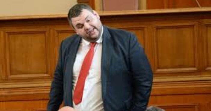 БулфотоДелян Пеевски е отсъствал от 479 заседания на парламента от общо
