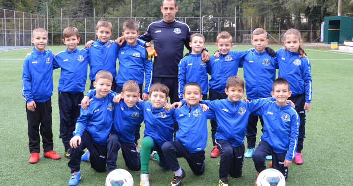 Снимки ДФК Шампиони ДФК Шампиони набира деца за тренировки по футбол