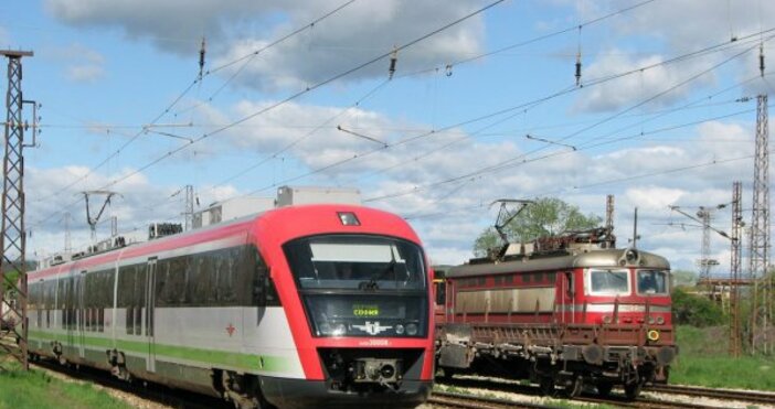 снимка Булфото Български държавни железници сменят националния си телефонен номер с
