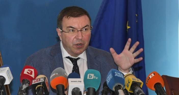 снимка БулфотоЗдравният министър проф Костадин Ангелов е на посещение в