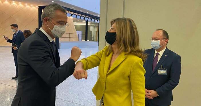 Снимка Фейсбук Екатерина ЗахариеваВицепремиерът и министър на външните разговори Екатерина