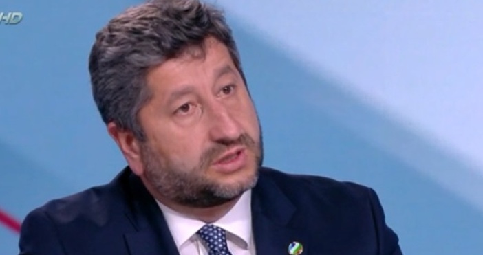 кадър bTVХристо Иванов заяви категорично, че Демократична България няма да приеме
