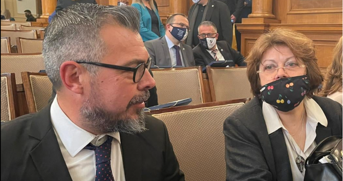 Снимка Фейсбук Мая МаноловаСлед като бе избран нов председател на 45 ото