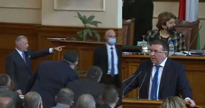 Редактор  e mail  Кадри и видео бТВНапрежение в парламента Депутати скочиха от местата