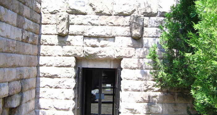 фото:  Ivelin Mincov, УикипедияГробницата е принадлежала на тракийския владетел Ройгос. Открита