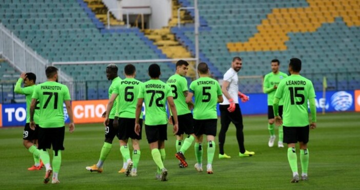 Снимка chernomorepfc bgВъзлов футболист се завръща в състава на Черно море за