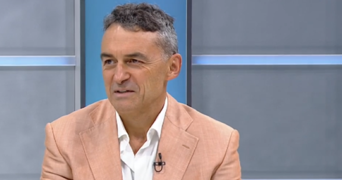 Кадър БНТ архиввидео Нова тв Той даде ваксинационния процес в Израел