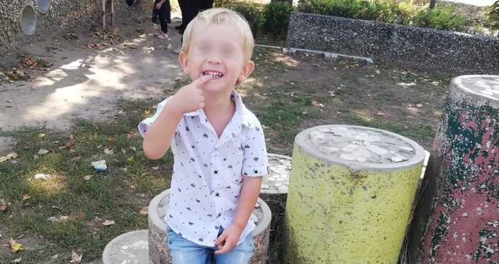 Снимка: В Добрич се помолиха за здравето на 3-годишния Крис, пострадал