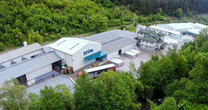 Девин ЕАД стана първата българска компания сред производителите на бутилирани