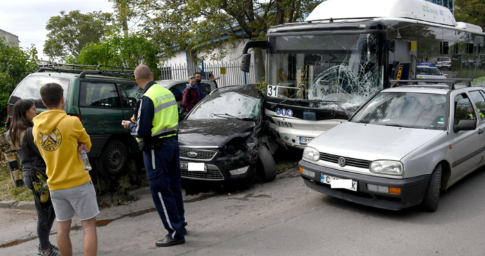 Снимка БулфотоСпоред автобусната фирма причината за катастрофата с рейса в столицата