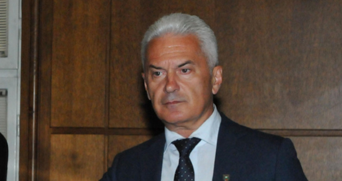 Редактор  e mail  Снимка БулфотоЛидерът на партия Атака Волен Сидеров призова служебния здравен