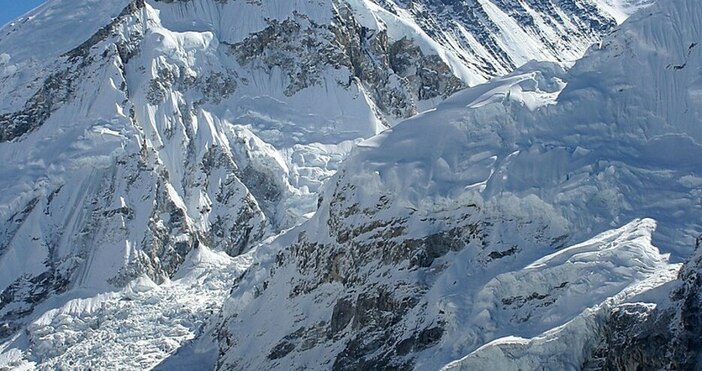 фото  Photo by Pavel Novak УикипедияПървият регистриран опит за изкачване