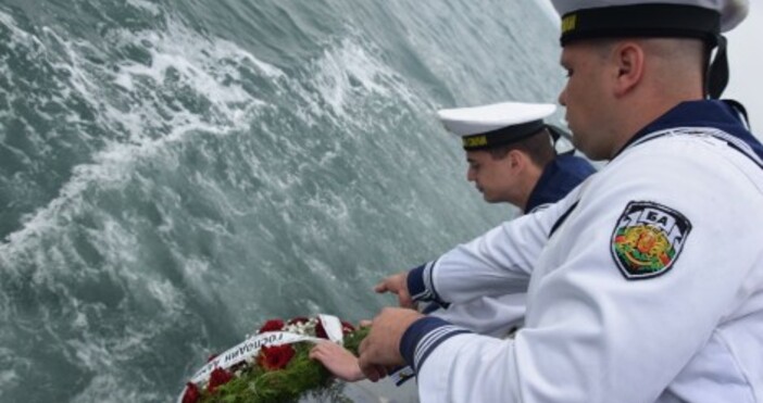 Сн ВМСС военен ритуал изпратиха адмирал от запаса Иван Добрев по