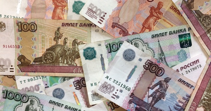 Редактор: Виолета Николаеваe-mail: Снимка PexelsРублата възобнови спада си на Московската фондова борса
