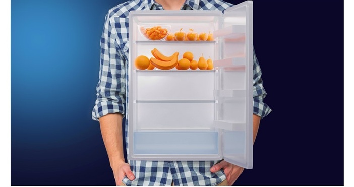 Страдаме без вещества от първа необходимостОтваряш хладилника празен Обаче по