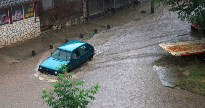 снимки БулфотоБури вилняха този следобед в София и Монтана съобщи
