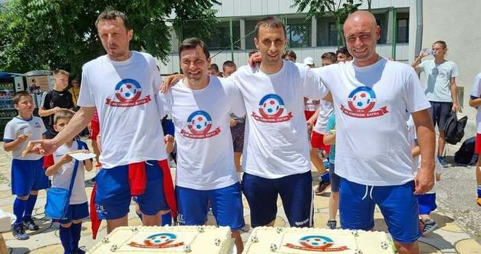 Снимка ФК ОлимпикФутболният клуб Олимпик празнува четвъртия си рожден ден днес