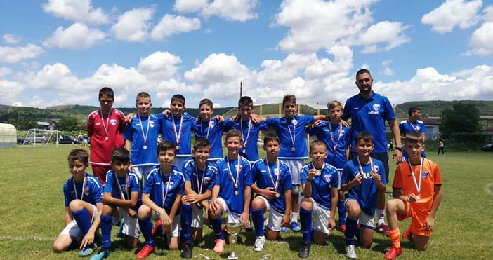 Снимка Фейсбук ДЮШ Спартак ВарнаФутболни таланти на Спартак завършиха първи на