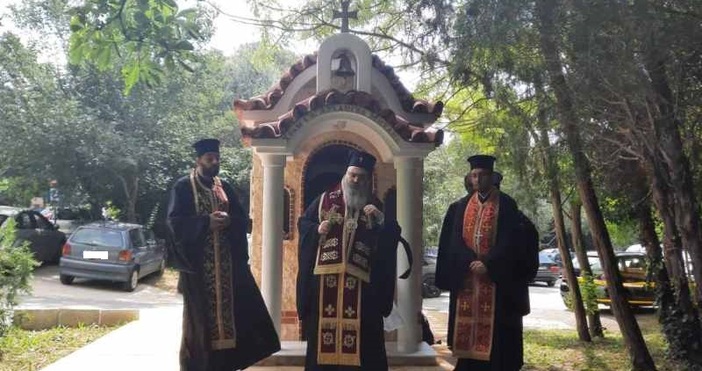 снимка СБАЛОЗ ВарнаВарненският и Преславски митрополит Йоан освети днес