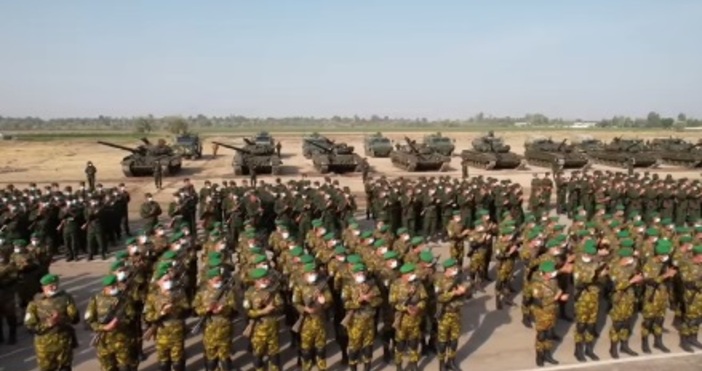 Кадър РТАрмията на Таджикистан се подготвя да посрещне очертаващото се