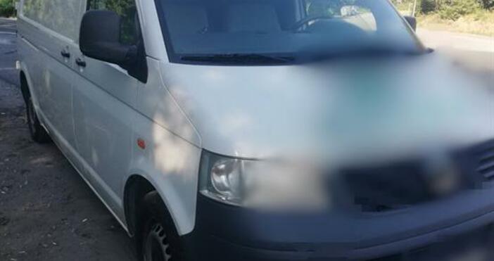 Снимка Гранична полицияПолицията откри 22 ма мигранти в бус край Китен