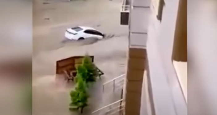 Кадър НДНБиблейски потоп в Турция  Проливен дъжд вчера отново удари черноморската