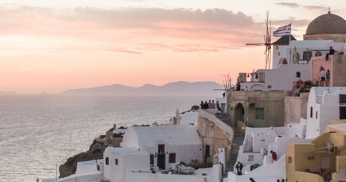 Снимка PexelsВаксините все повече стават задължителни по света Гръцкият парламент