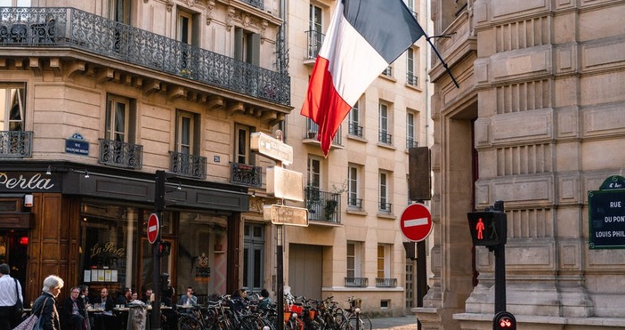 Снимка PexelsЧервена Covid зона навсякъде във Франция.Четвъртата вълна от коронавирусната