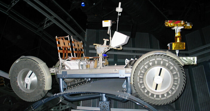 снимка УикипедияТова е първото управление на превозно средство извън пределите